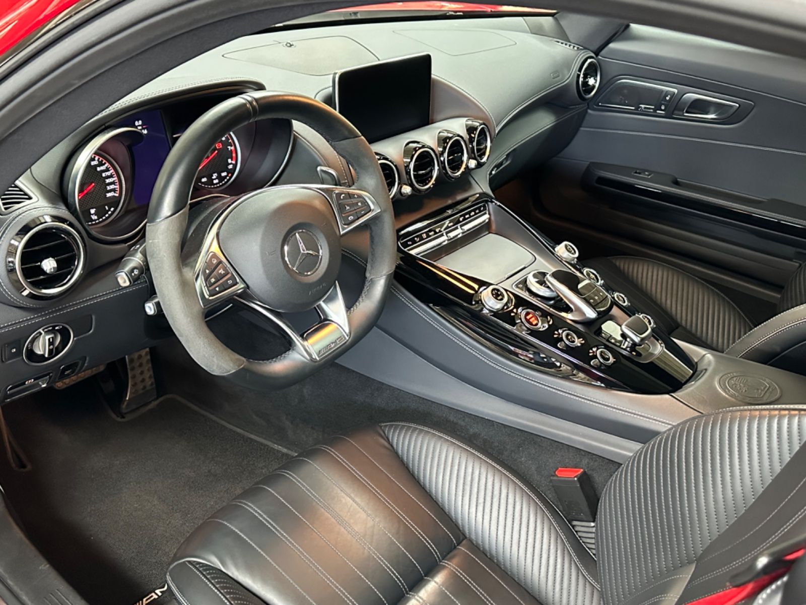 Fahrzeugabbildung Mercedes-Benz AMG GTS GLASDACH Sport ABGAS NO OPF KERAMIK Lack