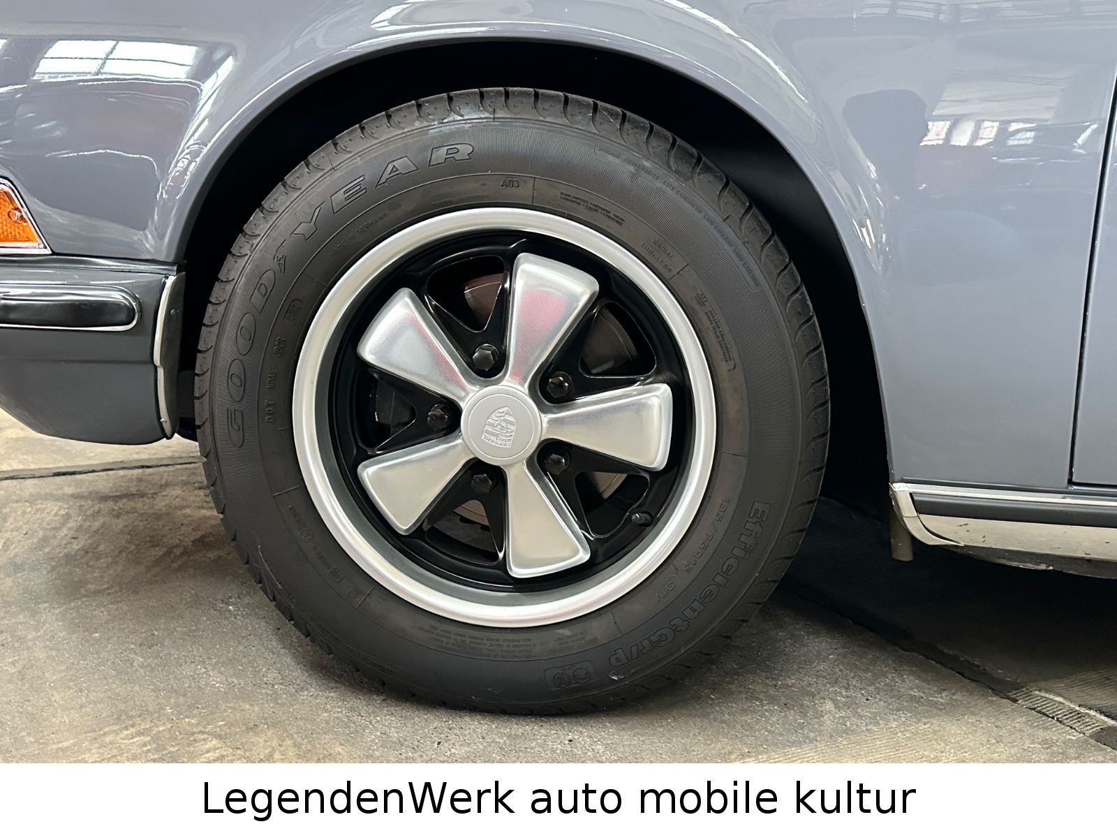 Fahrzeugabbildung Porsche 911 2.4 S, TARGA Deutsch MATCHING RESTAURIERT