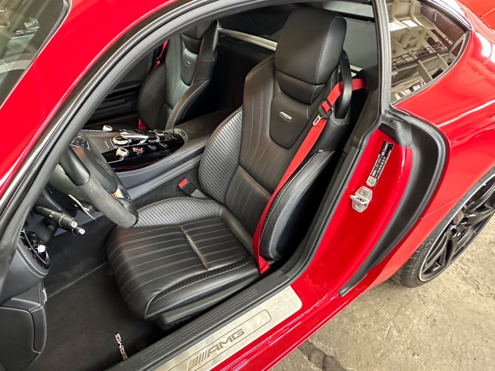 Fahrzeugabbildung Mercedes-Benz AMG GTS GLASDACH Sport ABGAS NO OPF KERAMIK Lack