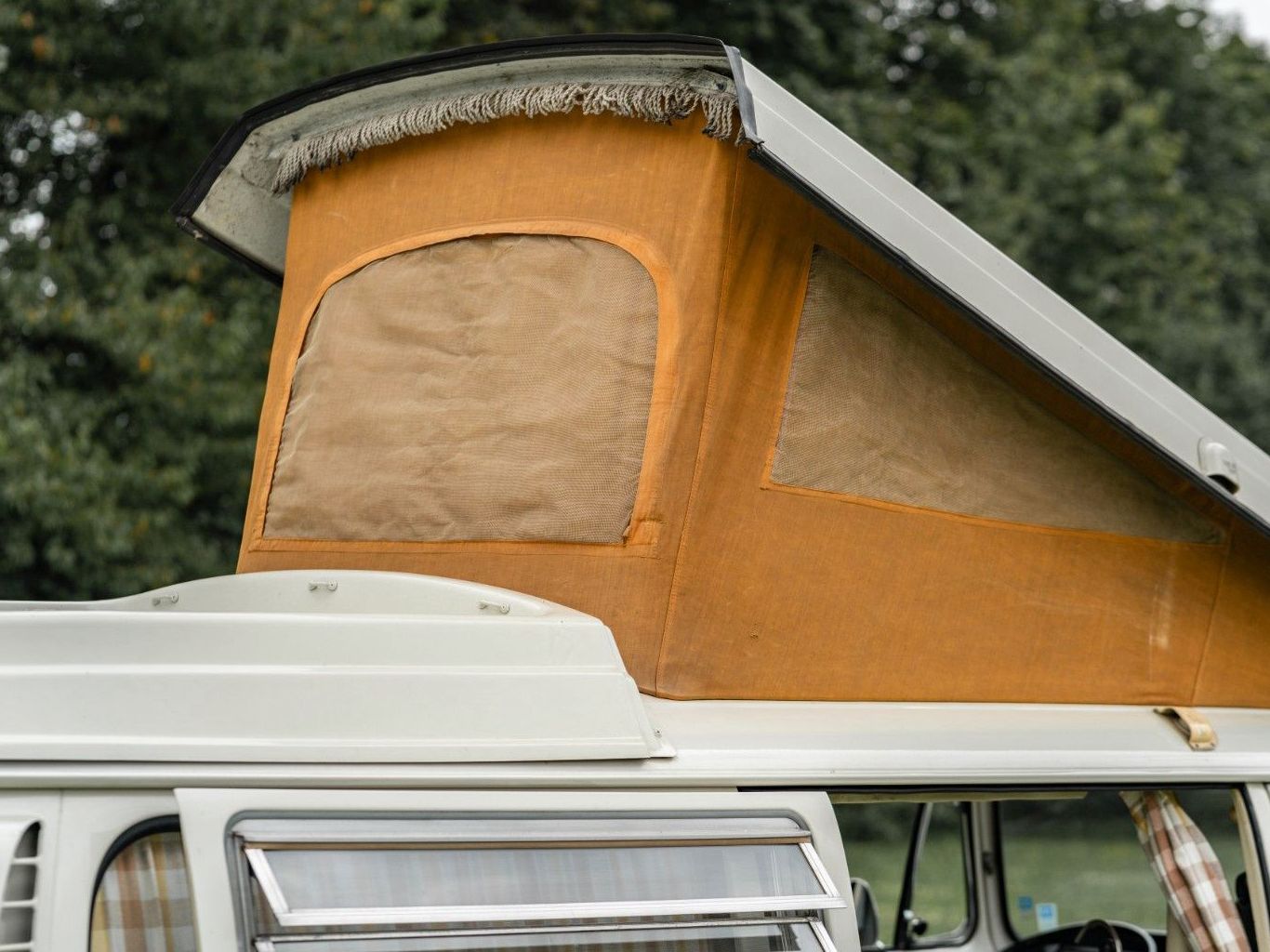 Fahrzeugabbildung Volkswagen T2a WESTFALIA ex SCHWEDEN Motor neu: AHNENDORP !