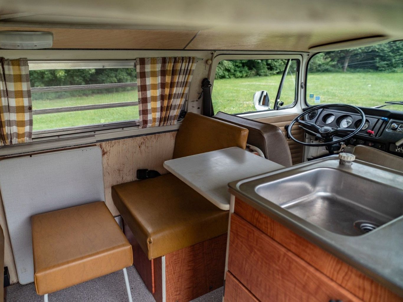 Fahrzeugabbildung Volkswagen T2a WESTFALIA ex SCHWEDEN Motor neu: AHNENDORP !