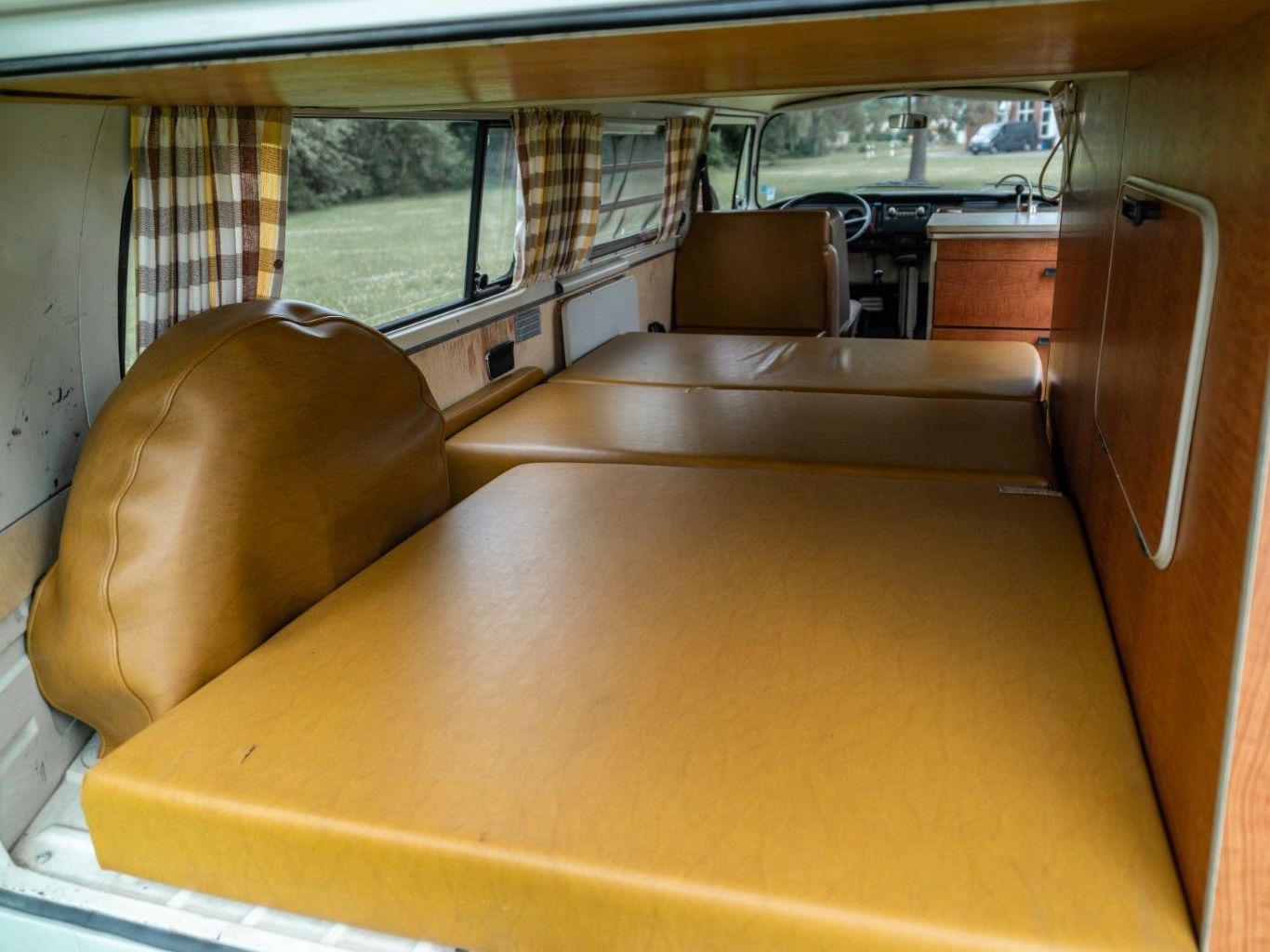 Fahrzeugabbildung Volkswagen T2a WESTFALIA ex SCHWEDEN Motor neu: AHNENDORP !