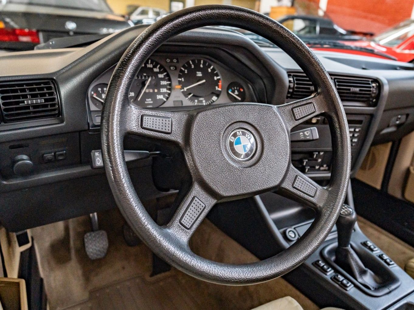 Fahrzeugabbildung BMW 325i E30 VFL CABRIO RESTAURIERT! Classic Data 1-