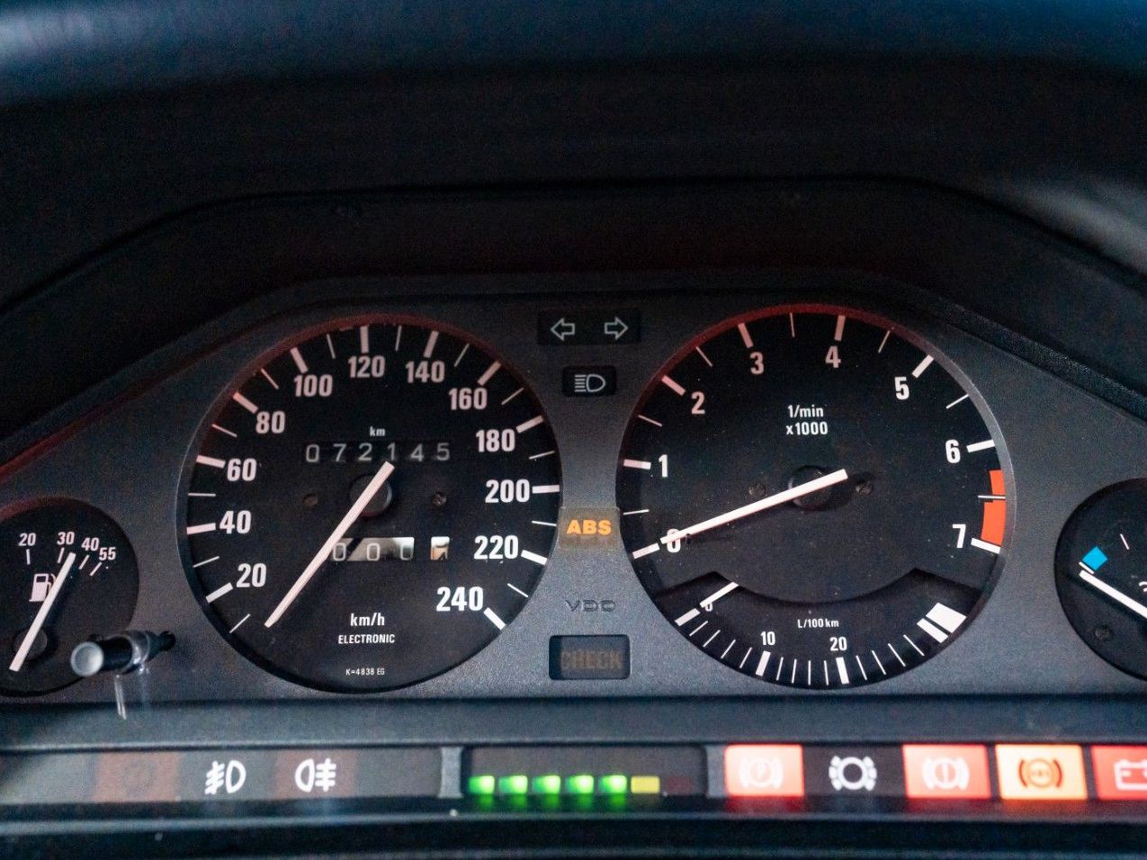 Fahrzeugabbildung BMW 325i E30 VFL CABRIO RESTAURIERT! Classic Data 1-