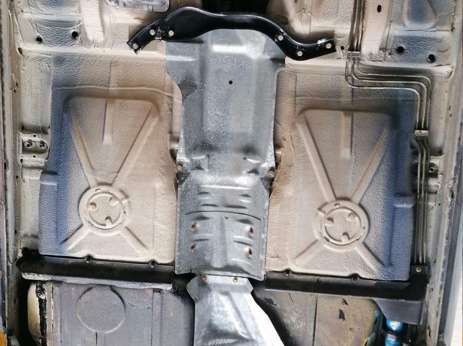 Fahrzeugabbildung BMW 325i E30 VFL CABRIO RESTAURIERT! Classic Data 1-