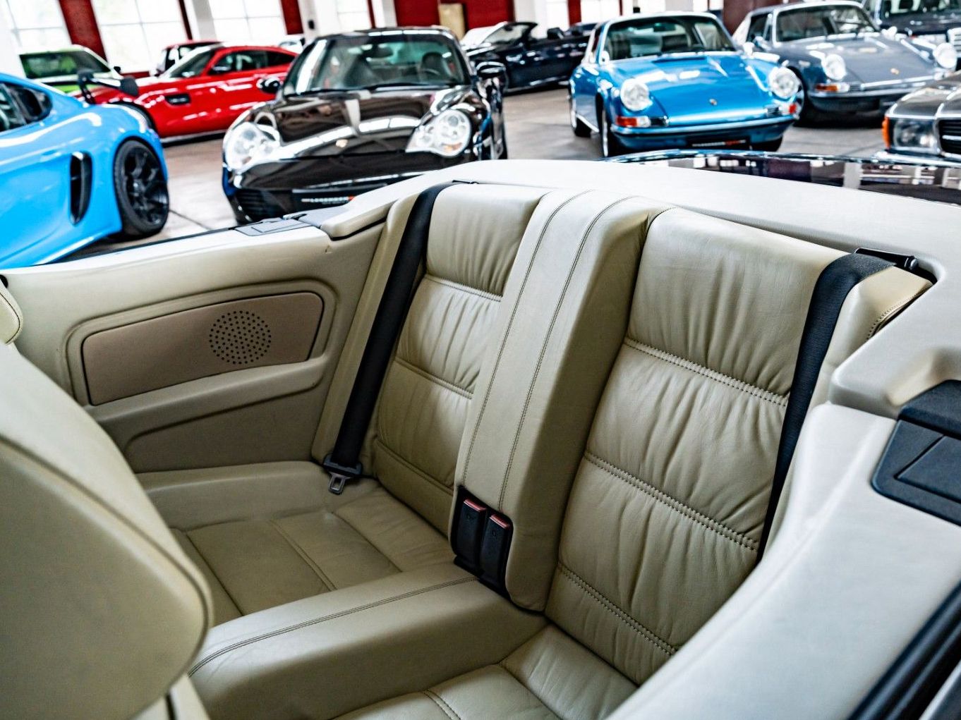 Fahrzeugabbildung BMW 325i E30 VFL CABRIO RESTAURIERT! Classic Data 1-