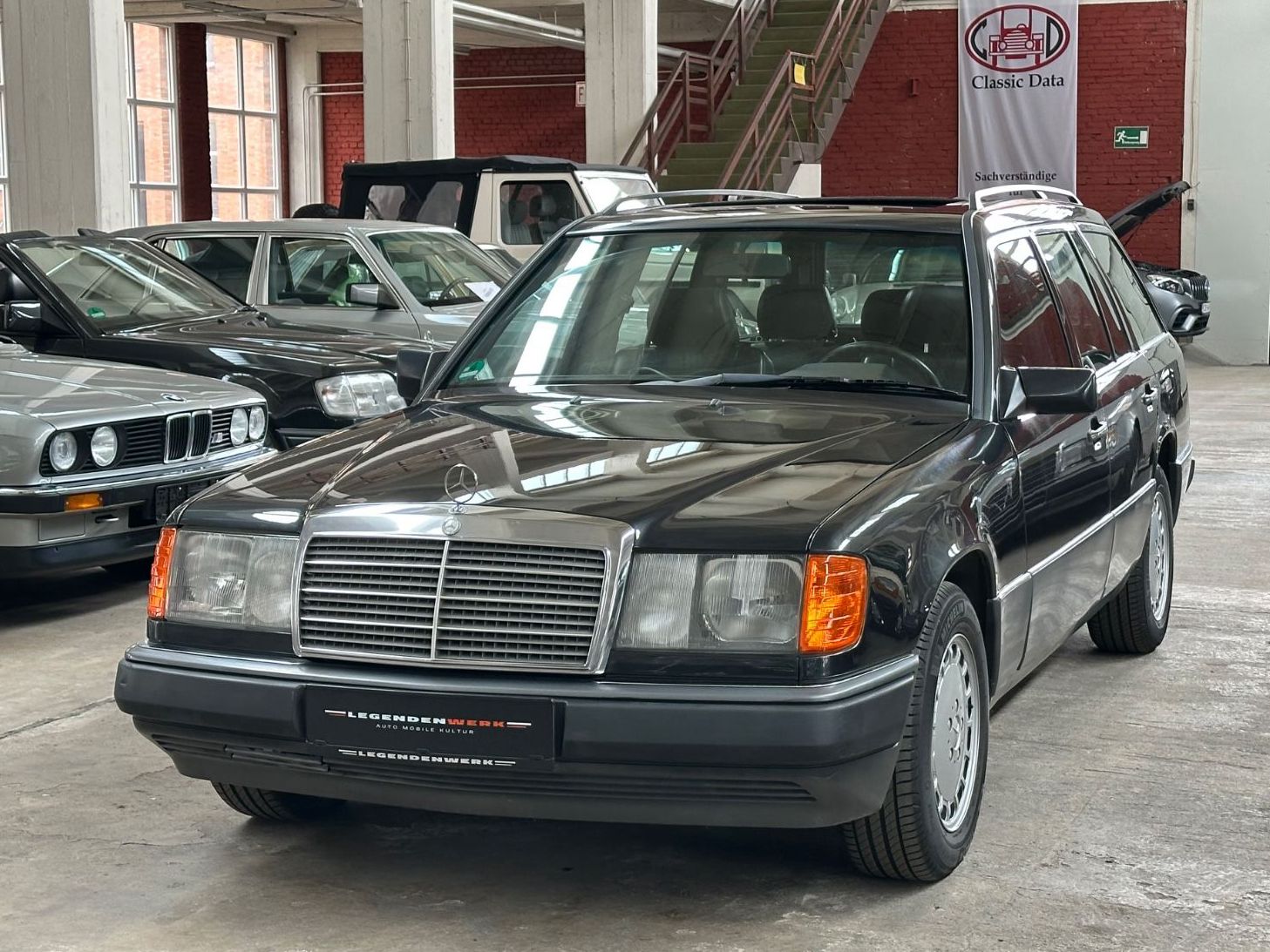 Fahrzeugabbildung Mercedes-Benz 300 TE S124 A LEDER KLIMA Technik/Karosserie gut