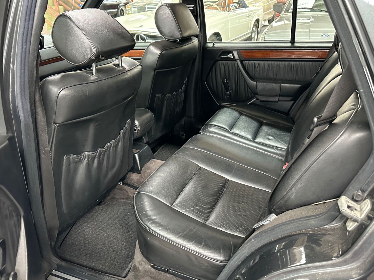 Fahrzeugabbildung Mercedes-Benz 300 TE S124 A LEDER KLIMA Technik/Karosserie gut