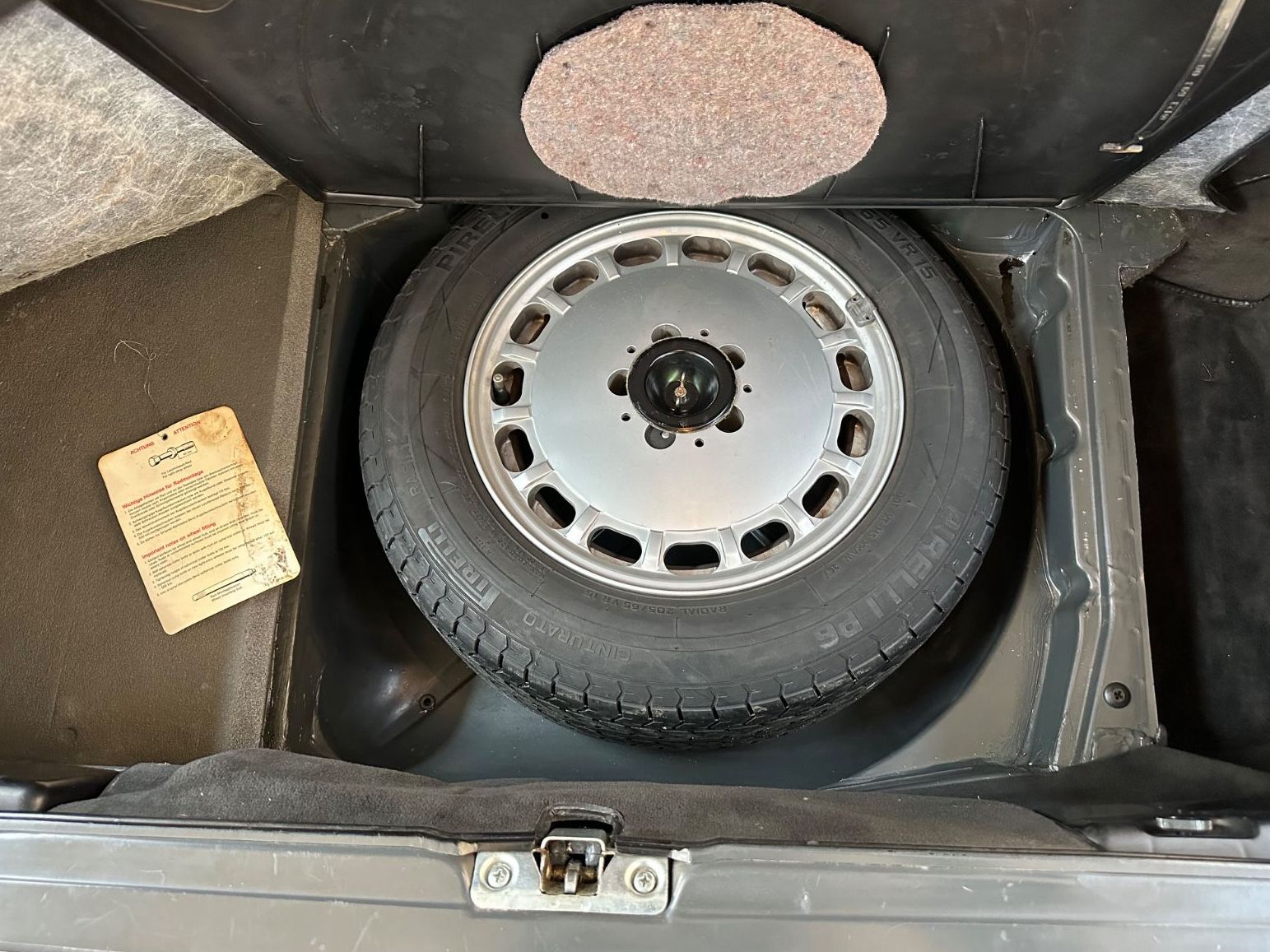 Fahrzeugabbildung Mercedes-Benz SL300 R107 SCHALTER  MB RESTAURIERT ClassicData2