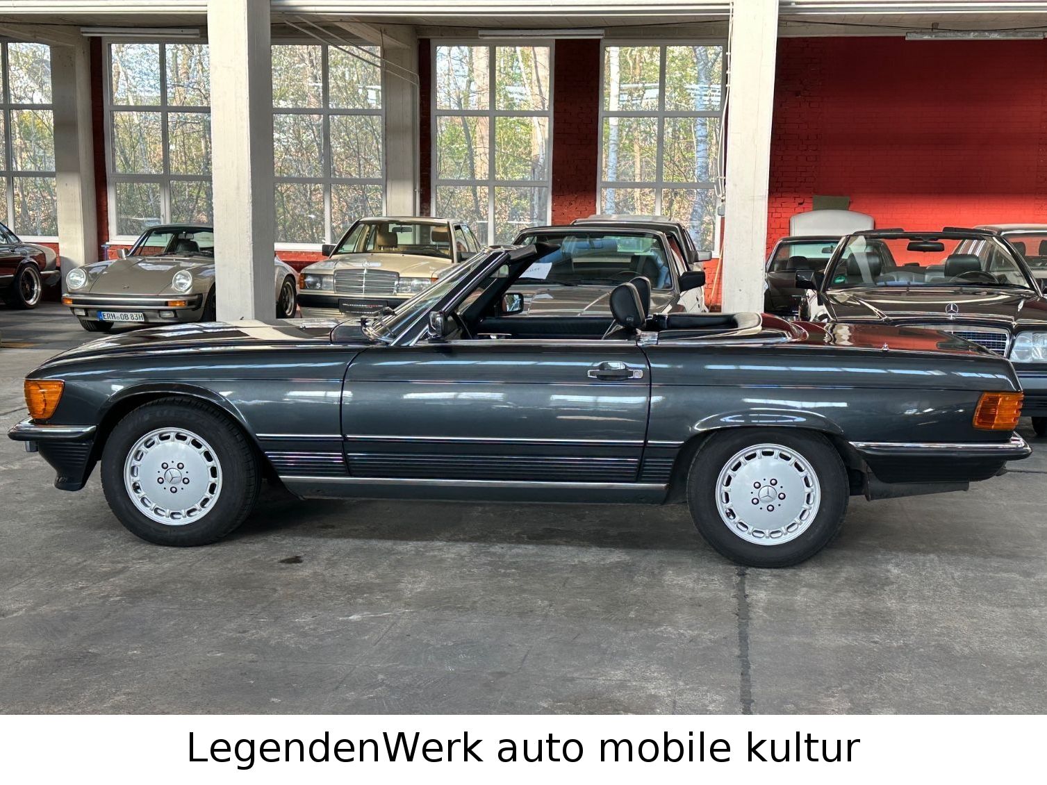 Fahrzeugabbildung Mercedes-Benz SL300 R107 SCHALTER  MB RESTAURIERT ClassicData2