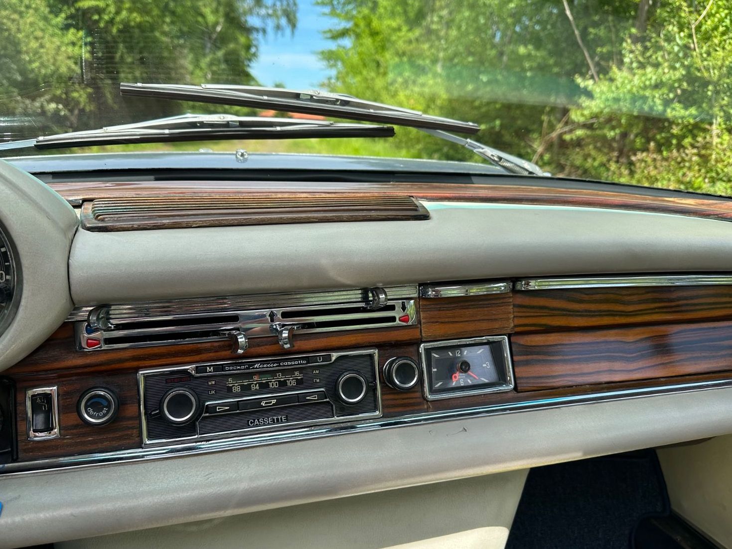Fahrzeugabbildung Mercedes-Benz 280 SE 3.5 W 111 Coupe BRD Schalter SSD Leder