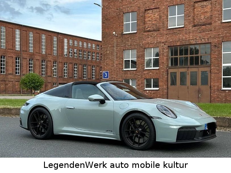 Fahrzeugabbildung Porsche 911 992.2 Targa 4 GTS SHADEGREEN LED LIFT 18Wege