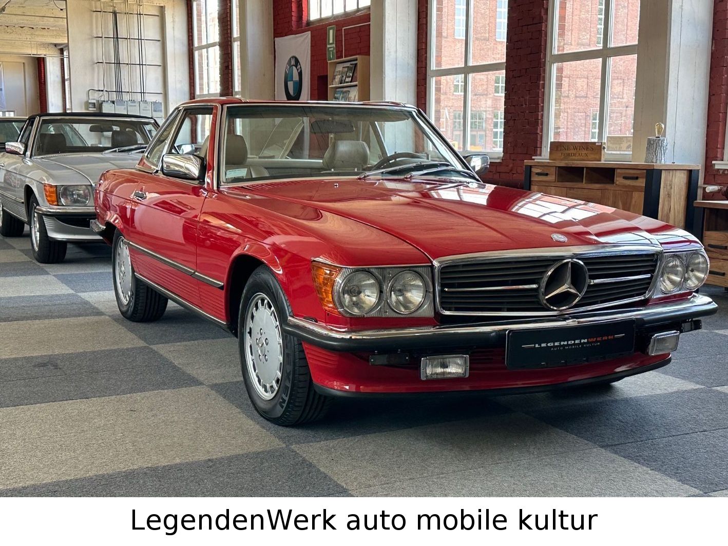 Fahrzeugabbildung Mercedes-Benz SL 560 R107 MB EU-Umrüstung Verdeck /Technik neu