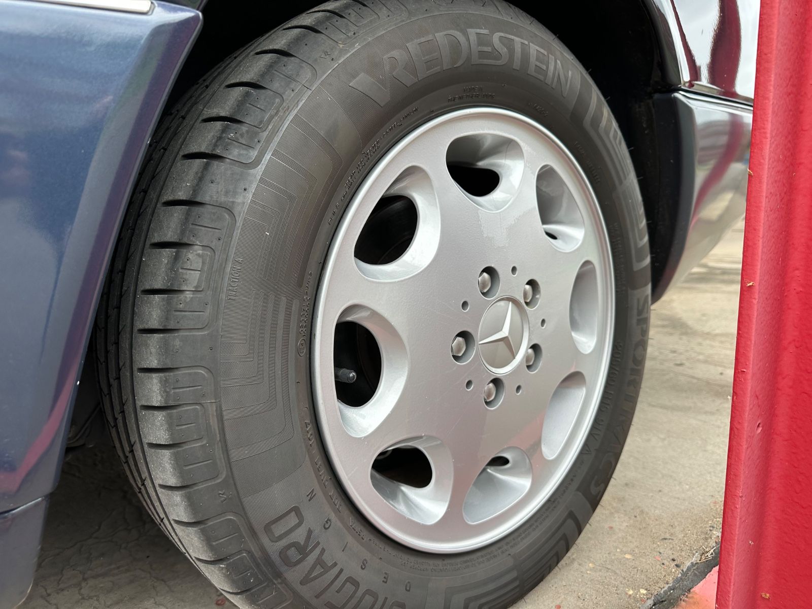 Fahrzeugabbildung Mercedes-Benz 300 CE 24V A124 GETRAG SCHALTER KLIMA LEDER BRD