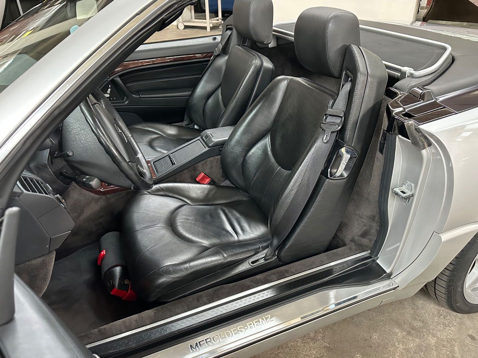 Fahrzeugabbildung Mercedes-Benz SL500 R129 PANORAMA GLASDACH AMG18" ADS 245 BRD