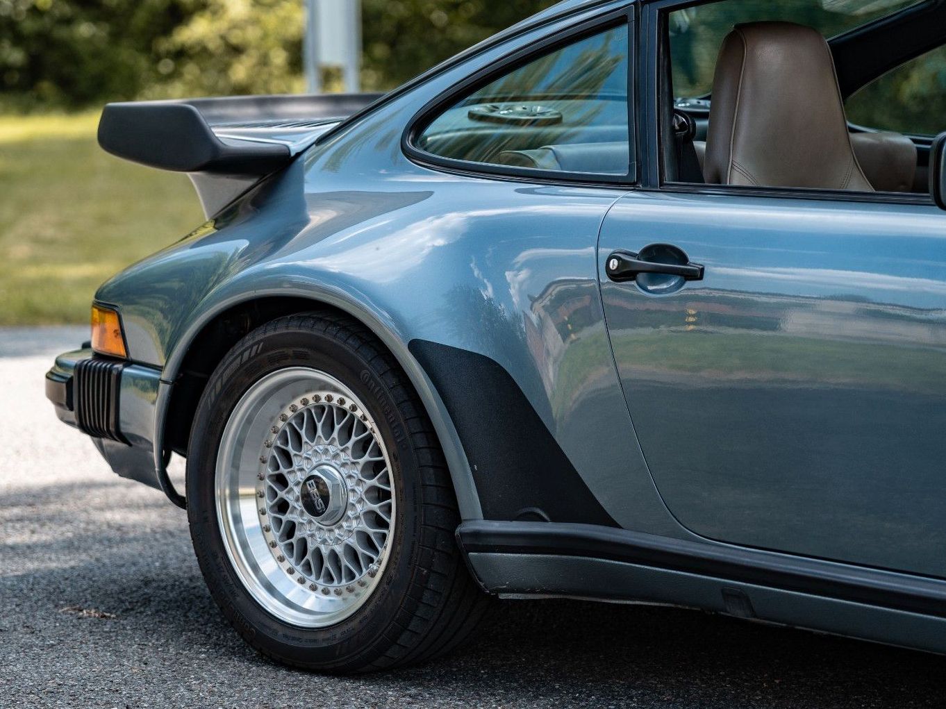 Fahrzeugabbildung Porsche 930 911 3.2 WTL M491 Turbo Look Paint To Sample