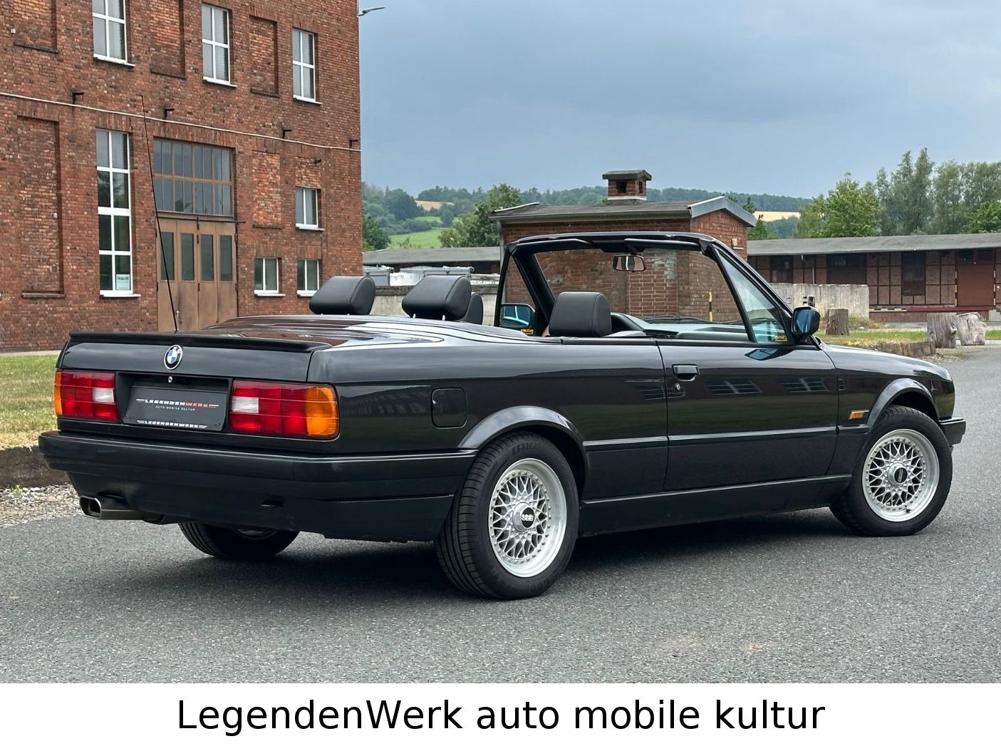 Fahrzeugabbildung BMW 318i E30 1. Hand 1. Lack Leder Schalter SERVICE