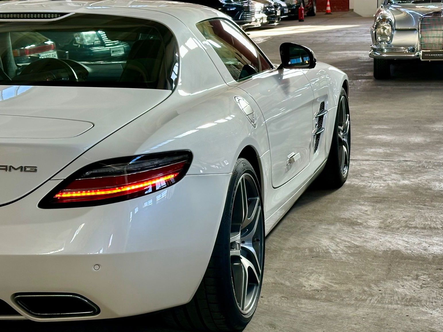 Fahrzeugabbildung Mercedes-Benz SLS AMG GT Coupe AMG Ride Control Bang & Olufsen