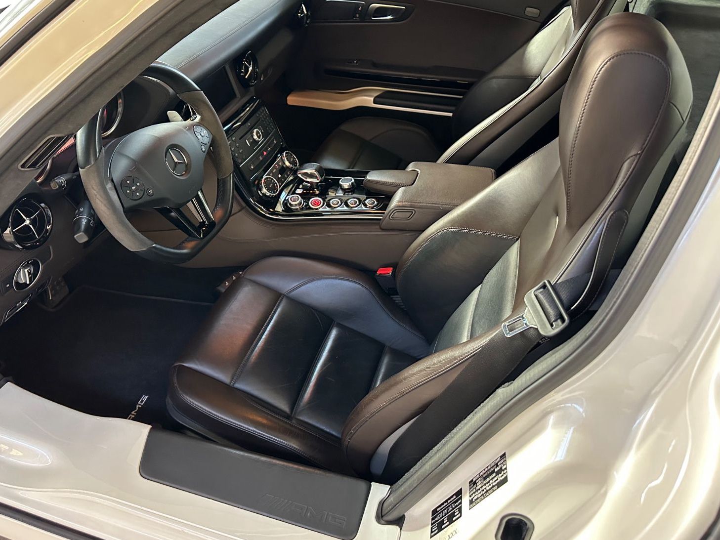 Fahrzeugabbildung Mercedes-Benz SLS AMG GT Coupe AMG Ride Control Bang & Olufsen