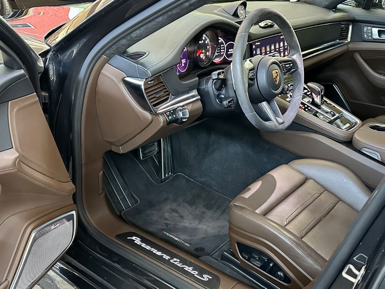 Fahrzeugabbildung Porsche Panamera Turbo S EXCLUSIV SPORT CHRONO + ABGAS