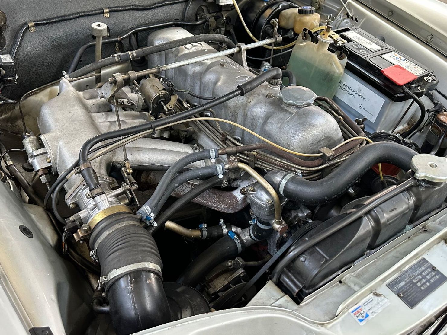 Fahrzeugabbildung Mercedes-Benz 250 SE W111 Hamburg Schweiz UNGESCHWEIßT SSD AUT