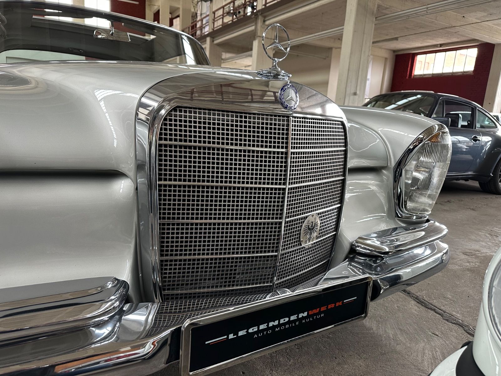 Fahrzeugabbildung Mercedes-Benz 250 SE W111 Hamburg Schweiz UNGESCHWEIßT SSD AUT