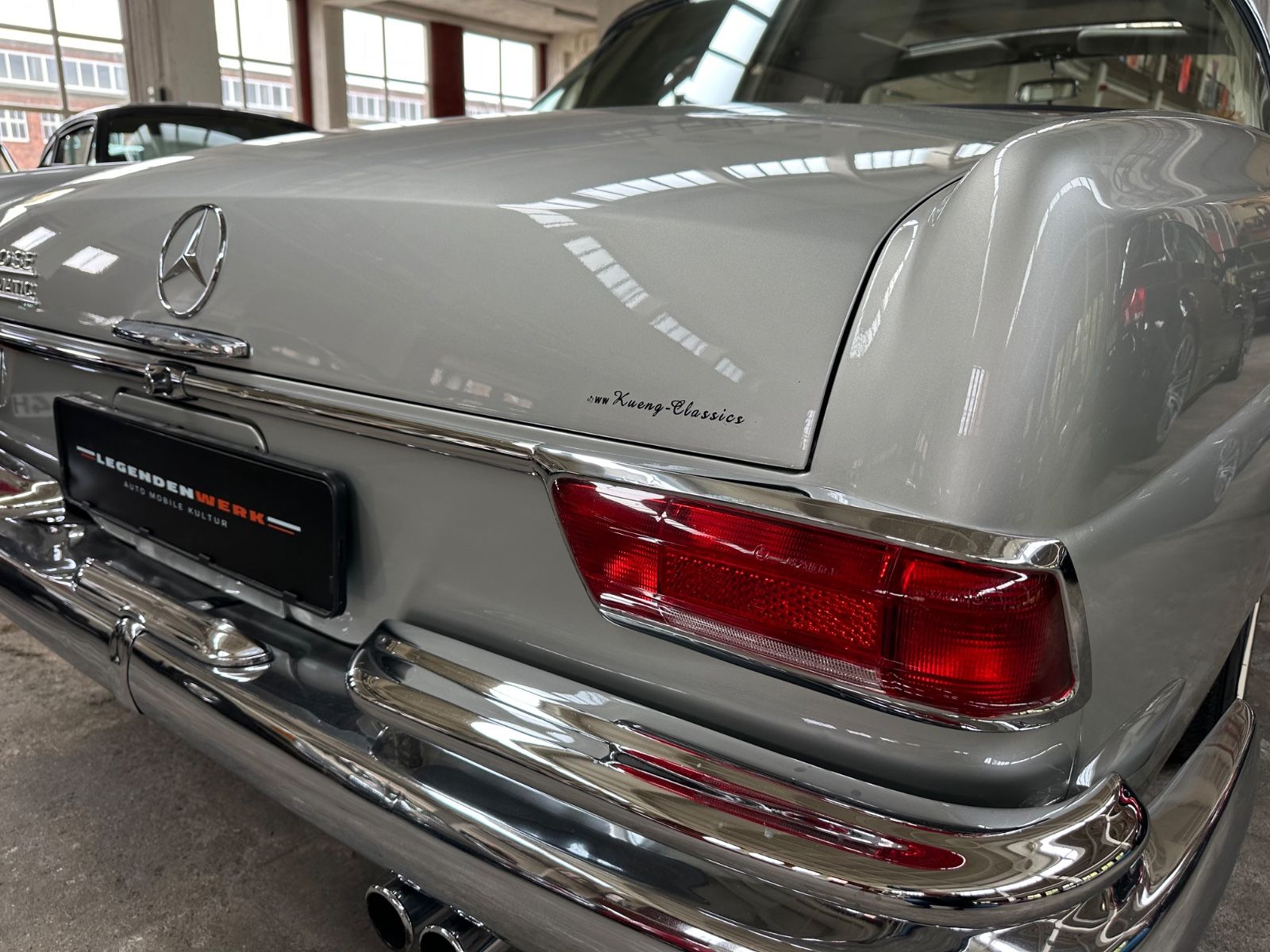 Fahrzeugabbildung Mercedes-Benz 250 SE W111 Hamburg Schweiz UNGESCHWEIßT SSD AUT