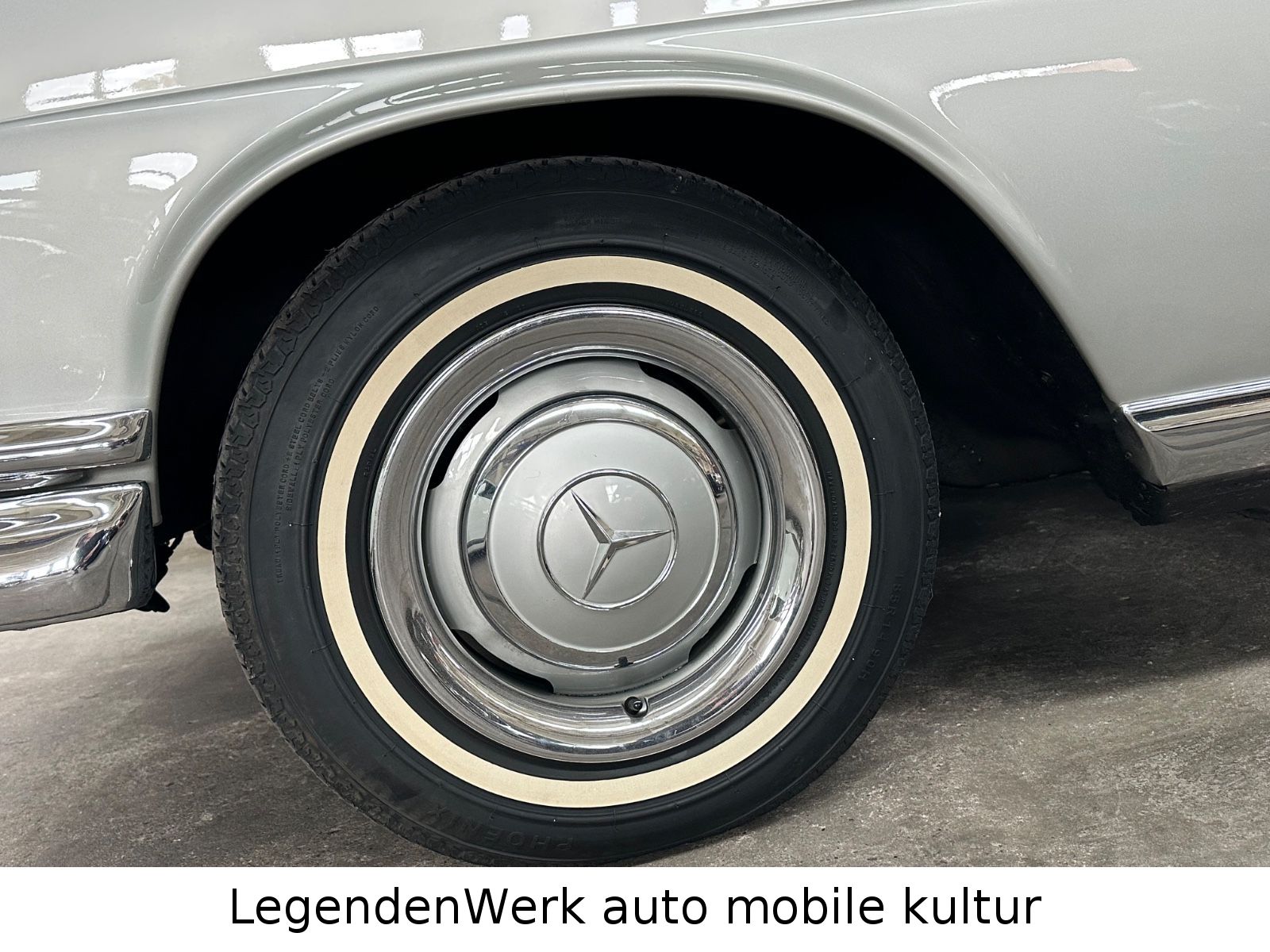 Fahrzeugabbildung Mercedes-Benz 250 SE W111 Hamburg Schweiz UNGESCHWEIßT SSD AUT