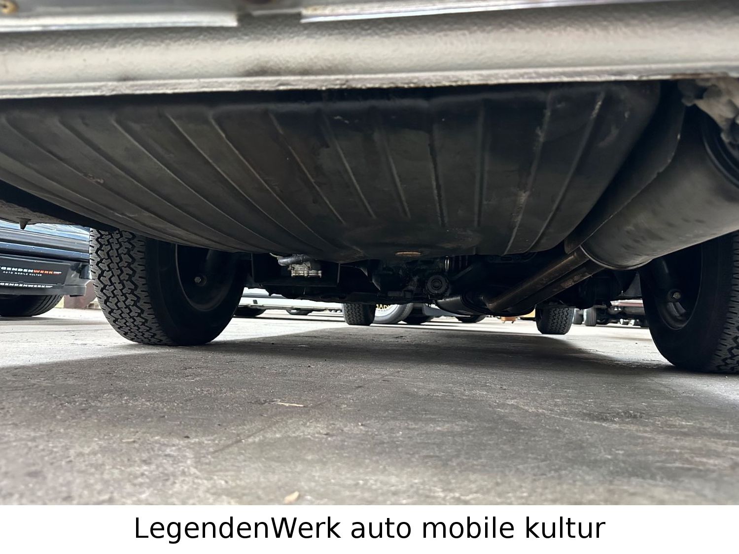 Fahrzeugabbildung Mercedes-Benz 250 SE W111 Hamburg Schweiz UNGESCHWEIßT SSD AUT