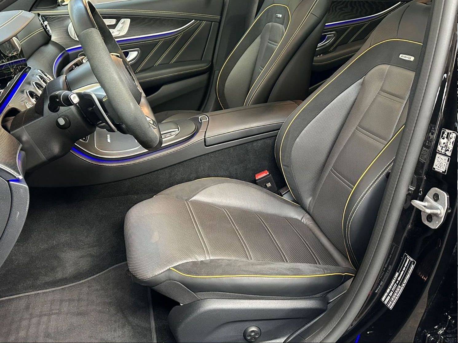 Fahrzeugabbildung Mercedes-Benz E 63 S AMG T 4Matic TRACK DRIVER ABGAS Garan2027