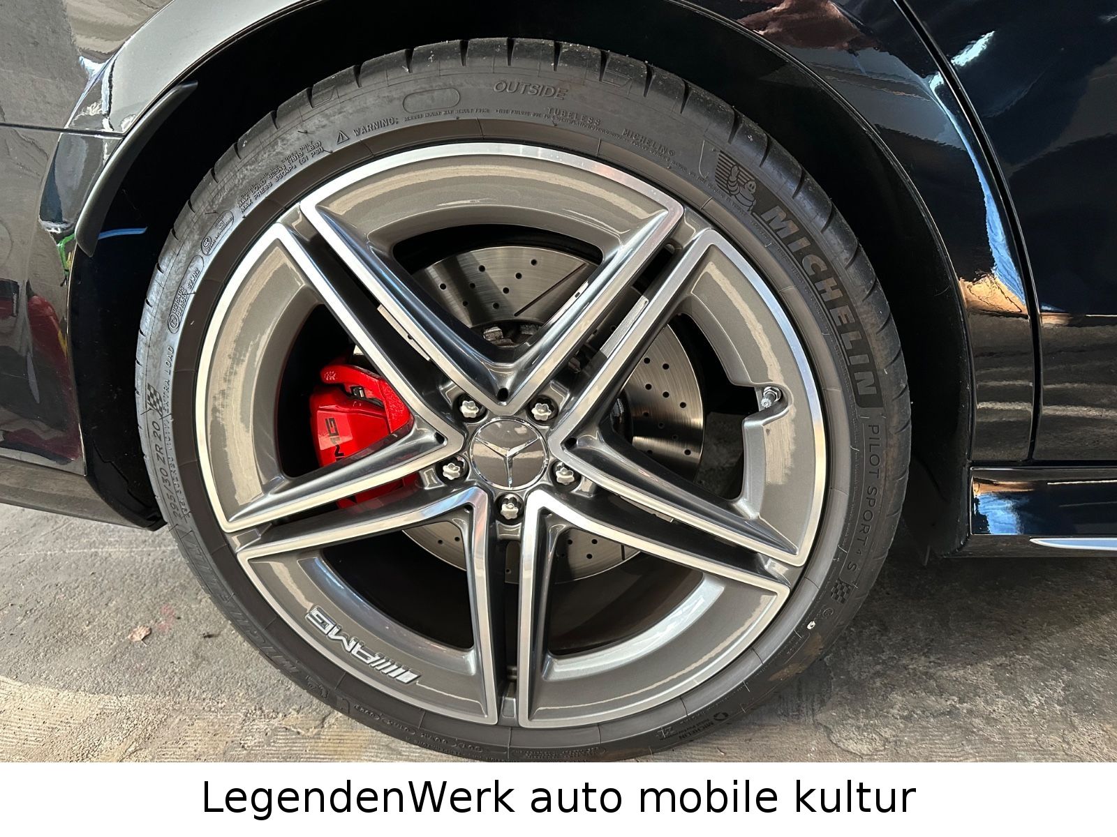 Fahrzeugabbildung Mercedes-Benz E 63 S AMG T 4Matic TRACK DRIVER ABGAS Garan2027