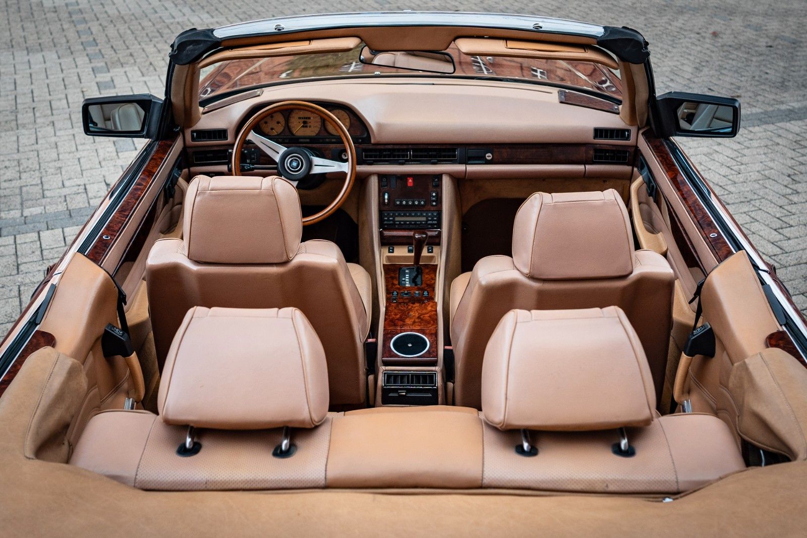 Fahrzeugabbildung Mercedes-Benz 560 SEC Cabriolet ORIGINAL SGS Marbella BRD220kw