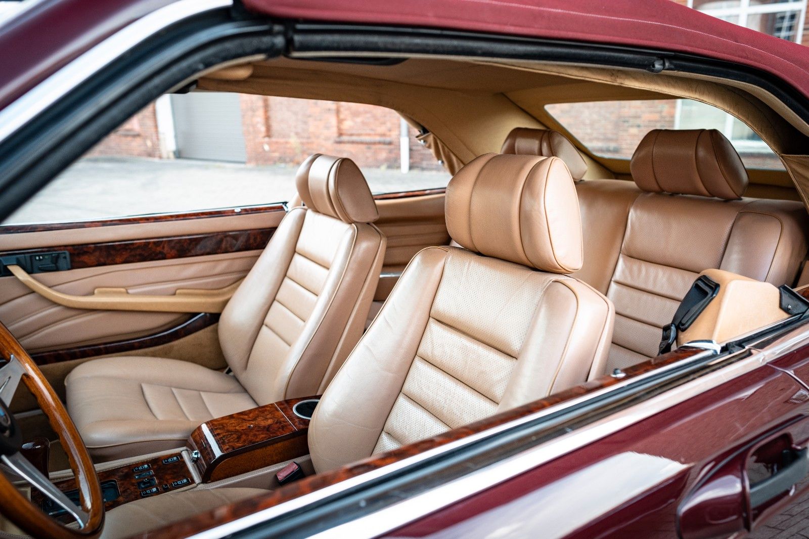 Fahrzeugabbildung Mercedes-Benz 560 SEC Cabriolet ORIGINAL SGS Marbella BRD220kw