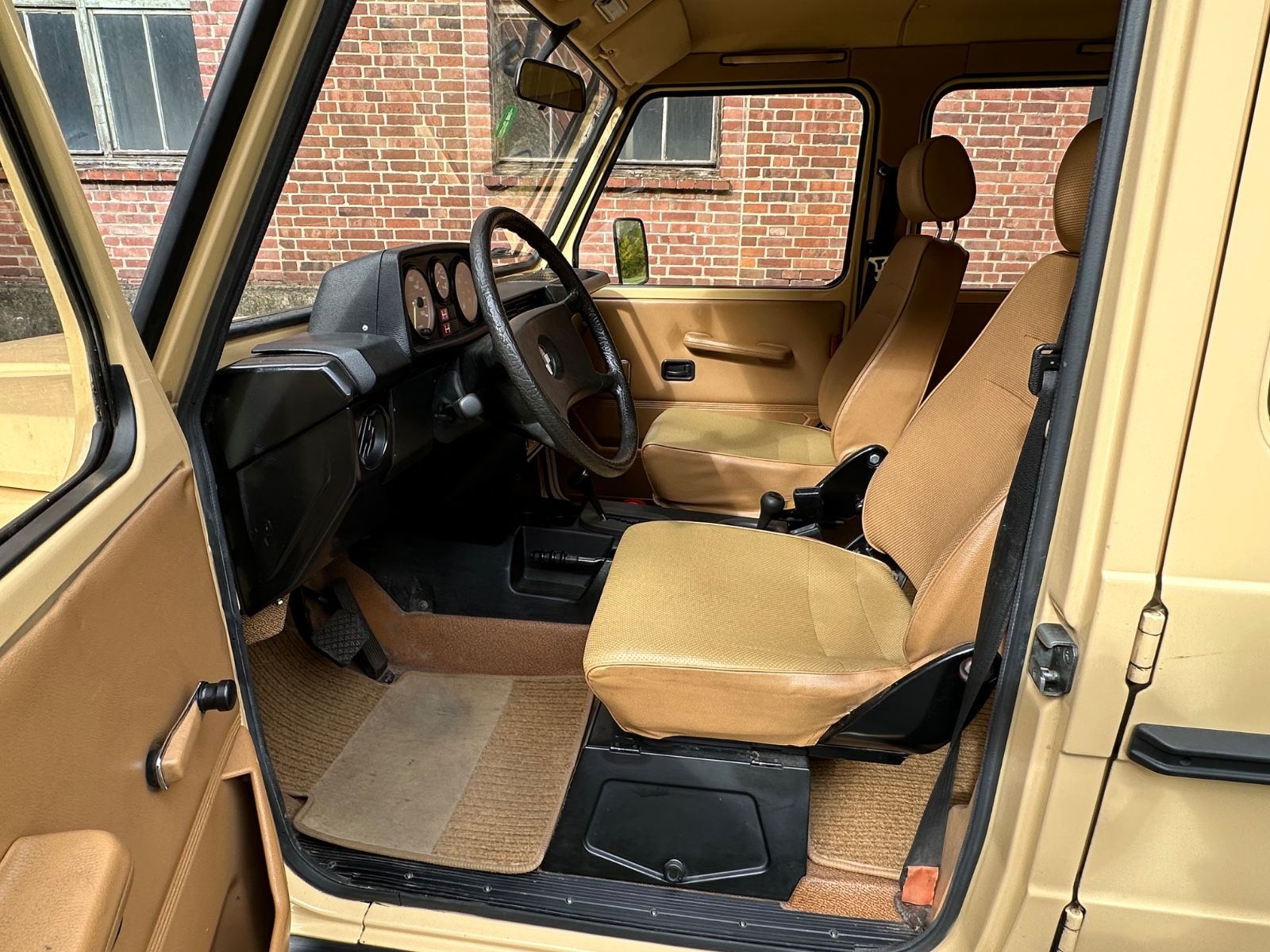 Fahrzeugabbildung Mercedes-Benz 280 GE PUCH No. 517 W460233 ORIGINAL Automat TOP