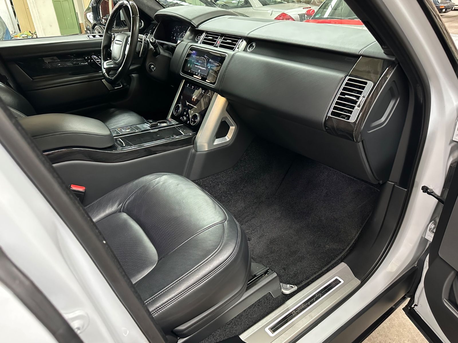 Fahrzeugabbildung Land Rover Range Rover SV Autobiography LWB LANG VOLL 1. Hd