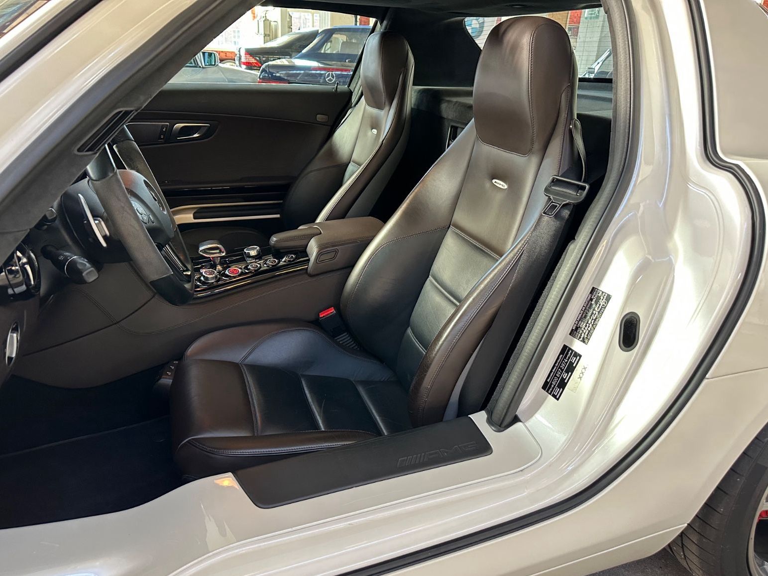 Fahrzeugabbildung Mercedes-Benz SLS AMG GT Coupe AMG Ride Control Bang & Olufsen