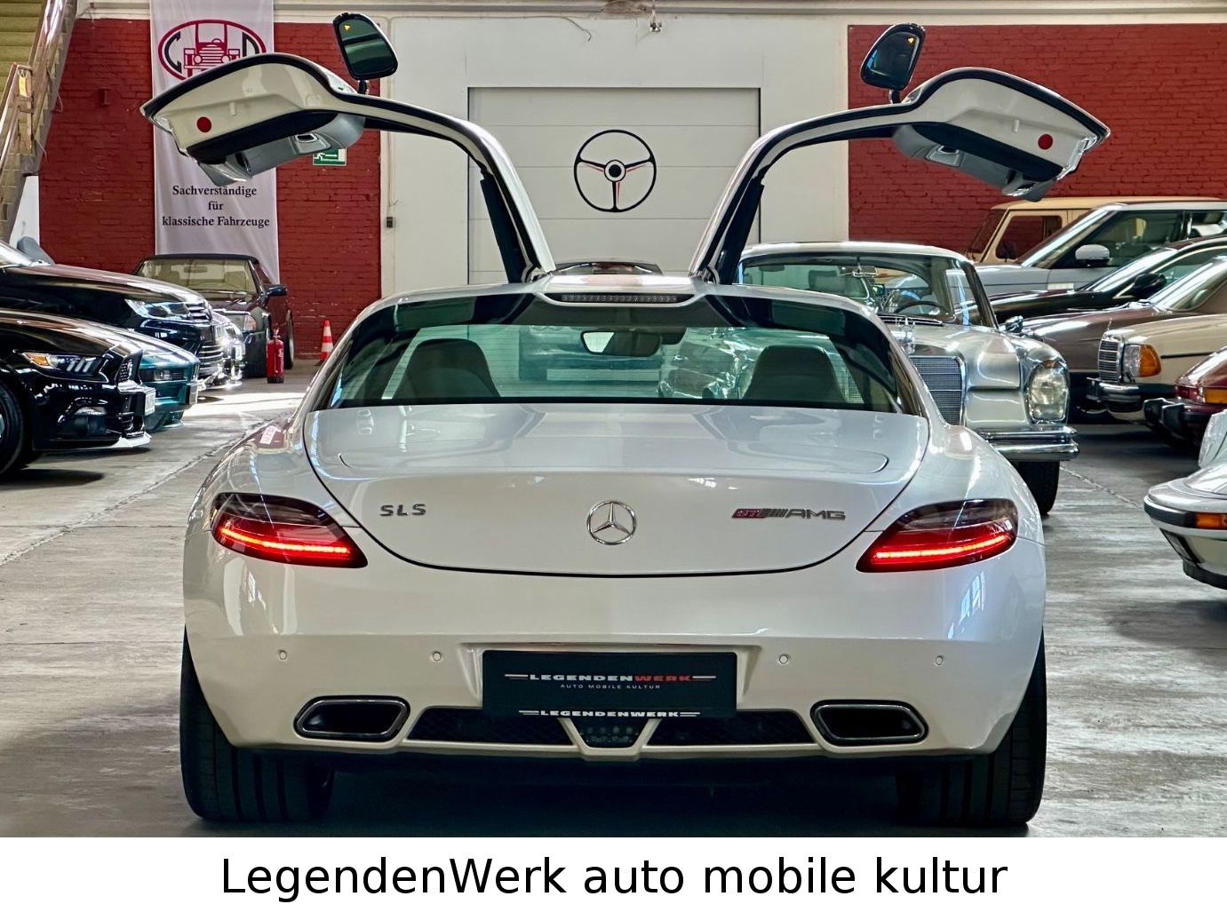 Fahrzeugabbildung Mercedes-Benz SLS AMG GT Coupe AMG Ride Control Bang & Olufsen
