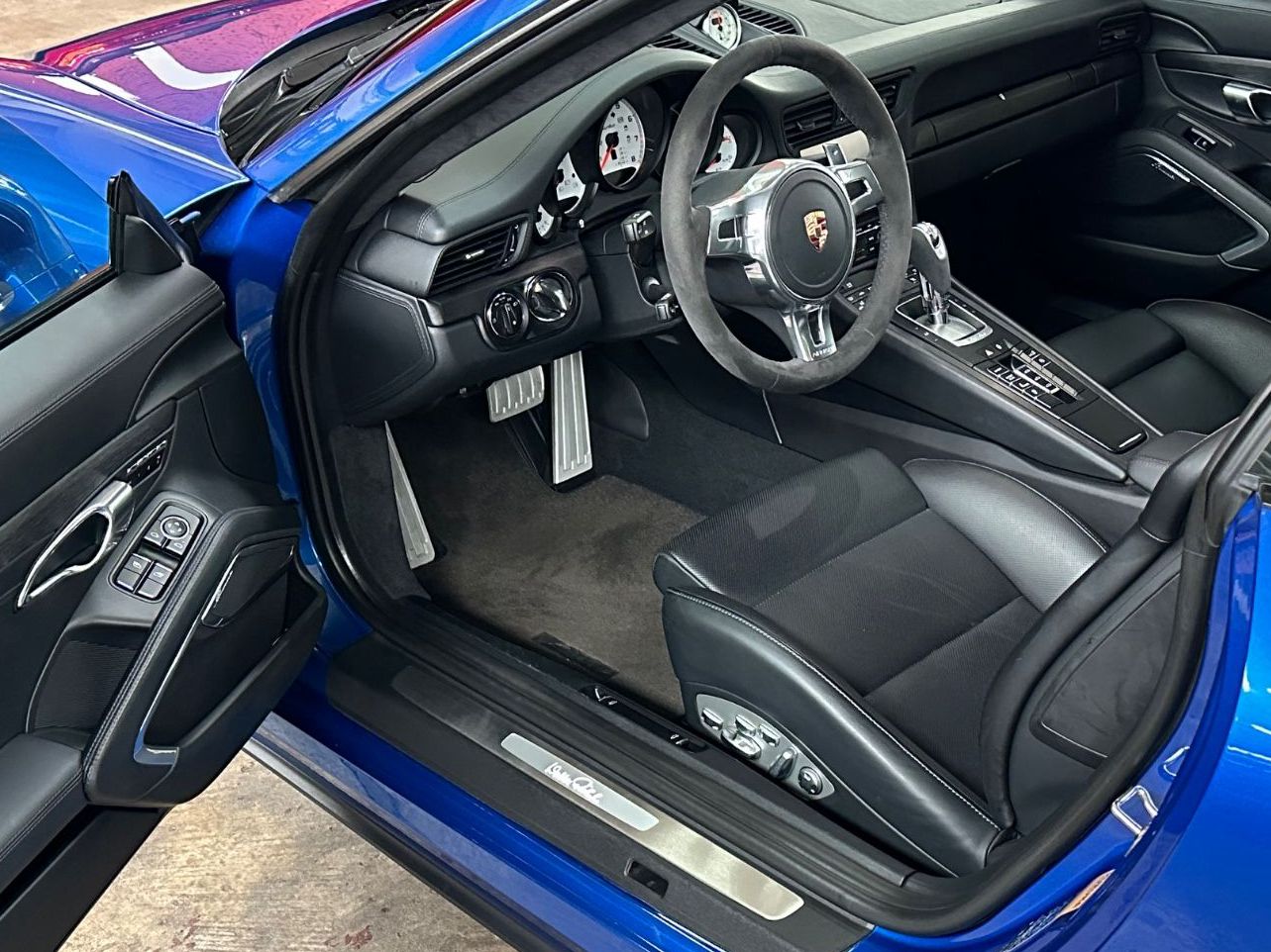 Fahrzeugabbildung Porsche 911 991 TURBO ex WALTER R. mit APPROVED 10 -2026