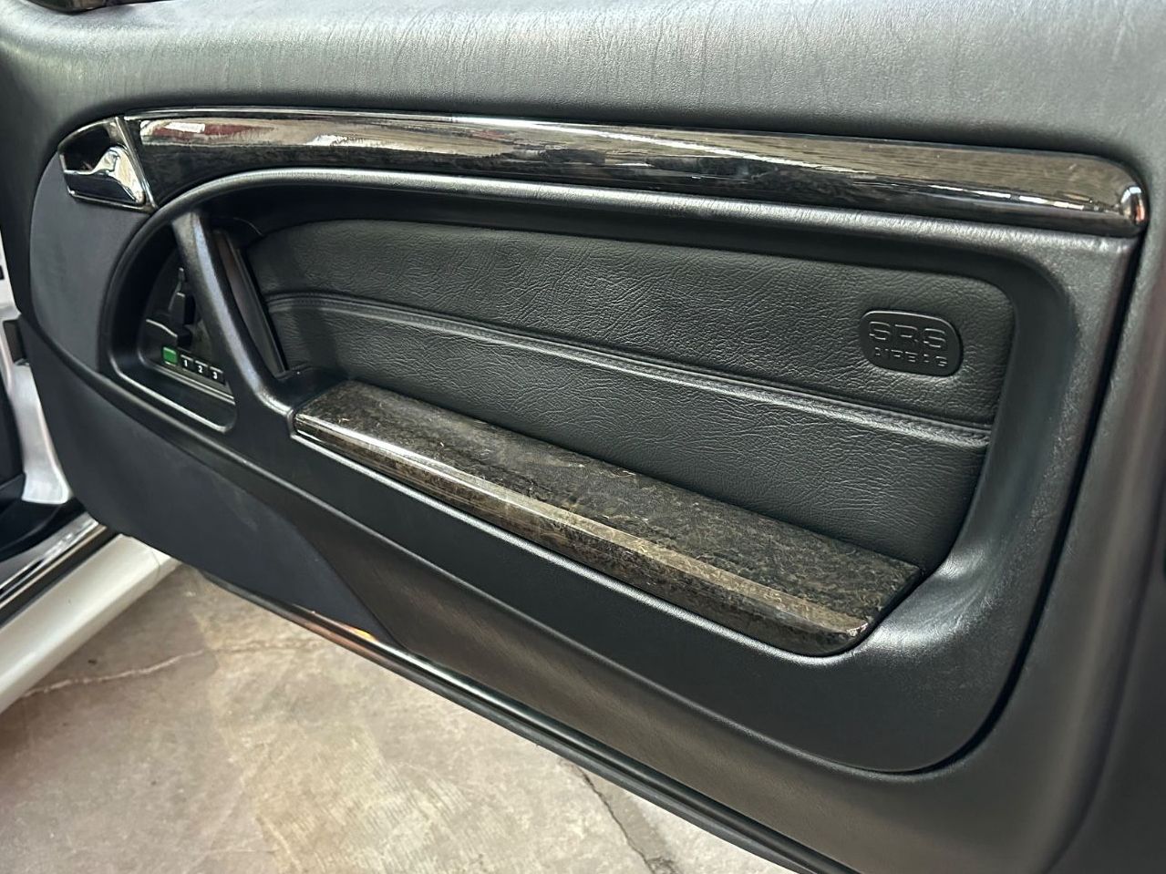 Fahrzeugabbildung Mercedes-Benz SL60 AMG Original 957 TECHNIK 772 OPTIK 415 PANO