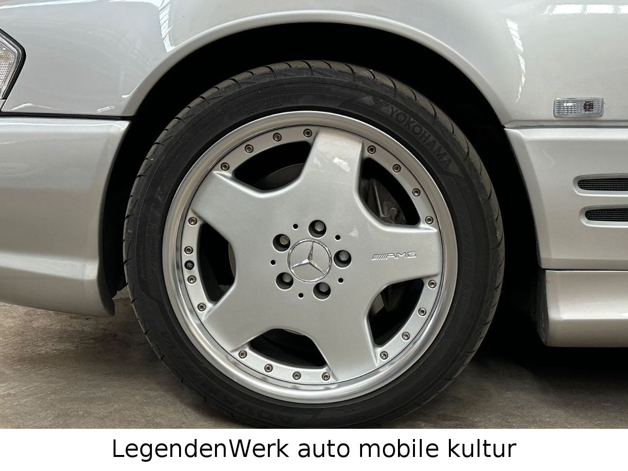 Fahrzeugabbildung Mercedes-Benz SL60 AMG Original 957 TECHNIK 772 OPTIK 415 PANO