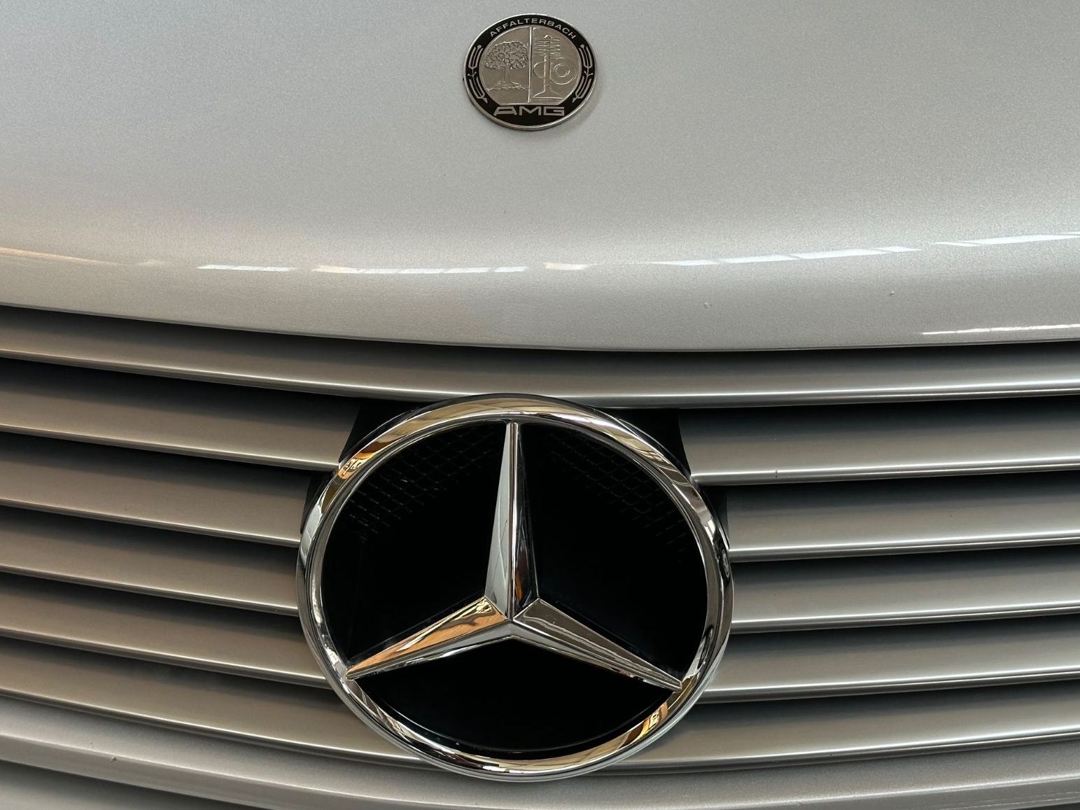 Fahrzeugabbildung Mercedes-Benz SL60 AMG Original 957 TECHNIK 772 OPTIK 415 PANO