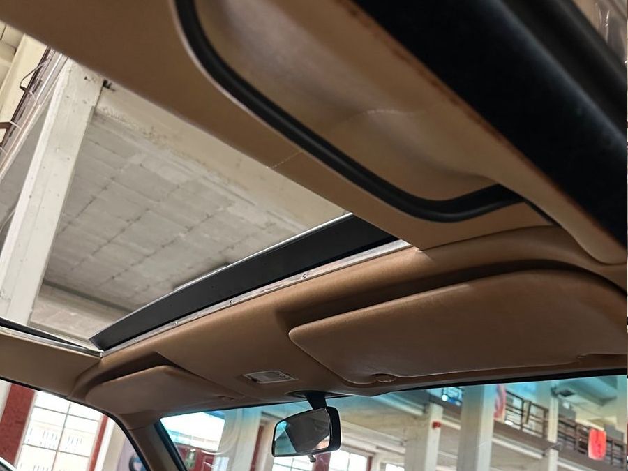 Fahrzeugabbildung Mercedes-Benz 280 CE W123 KLIMA SSD ESH AUTOMAT VELOURS BECKER