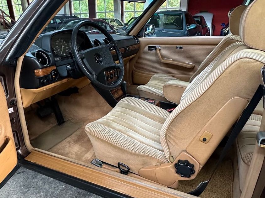 Fahrzeugabbildung Mercedes-Benz 280 CE W123 KLIMA SSD ESH AUTOMAT VELOURS BECKER