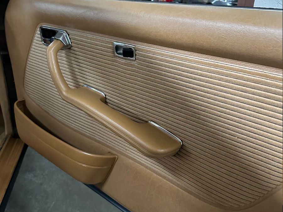 Fahrzeugabbildung Mercedes-Benz 280 CE W123 KLIMA SSD ESH AUTOMAT VELOURS BECKER