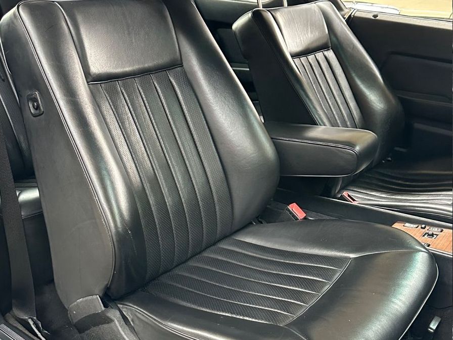 Fahrzeugabbildung Mercedes-Benz 230 CE W124 KLIMA LEDER ASD PERLMUTTGRAU 122