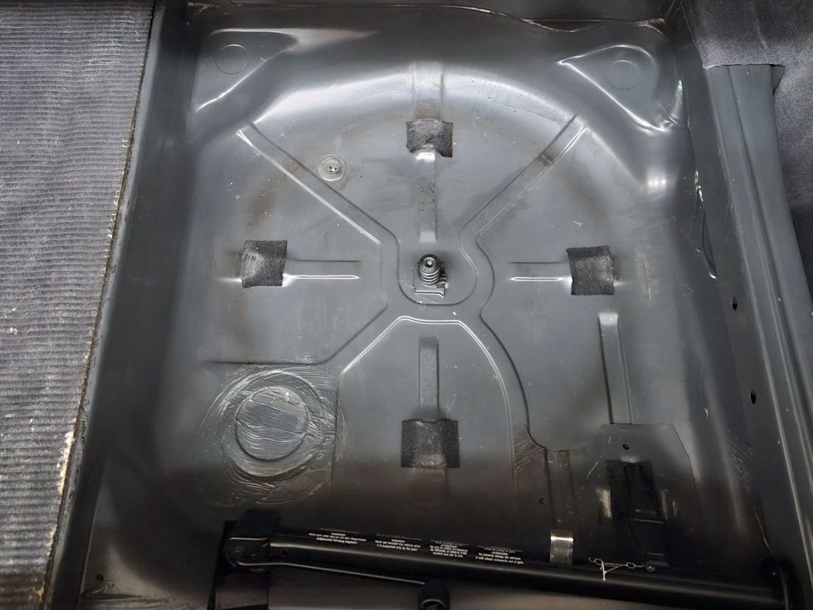 Fahrzeugabbildung Mercedes-Benz 230 CE W124 KLIMA LEDER ASD PERLMUTTGRAU 122