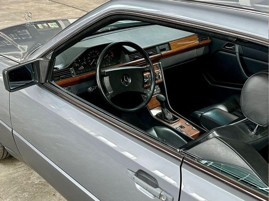 Fahrzeugabbildung Mercedes-Benz 230 CE W124 KLIMA LEDER ASD PERLMUTTGRAU 122