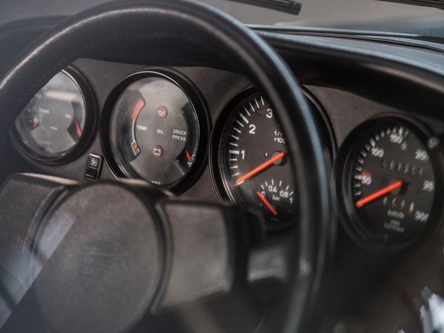 Fahrzeugabbildung Porsche 911 930 Turbo Schweiz Matching Motor 2025 revid.