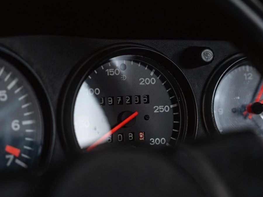 Fahrzeugabbildung Porsche 911 930 Turbo Schweiz Matching Motor 2025 revid.