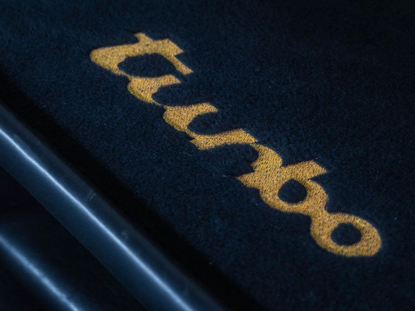 Fahrzeugabbildung Porsche 911 930 Turbo Schweiz Matching Motor 2025 revid.